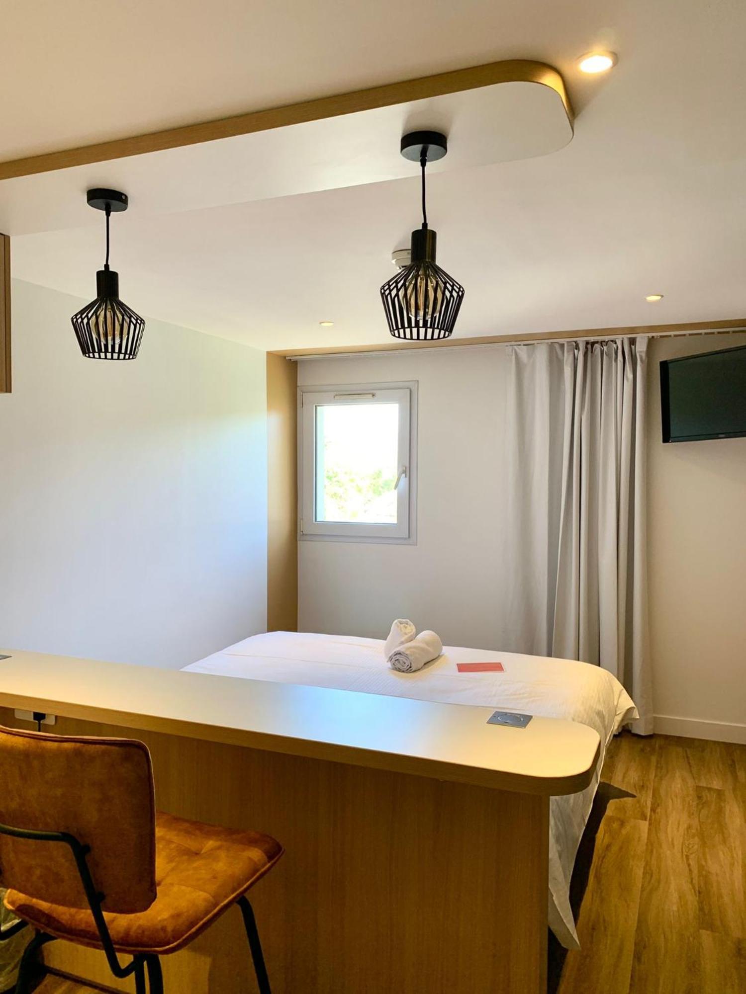 Logis Domaine Du Moulin Cavier Ξενοδοχείο Avrillé Εξωτερικό φωτογραφία